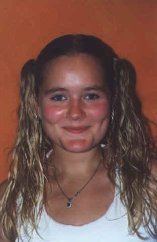 nina7.jpg (23951 bytes)